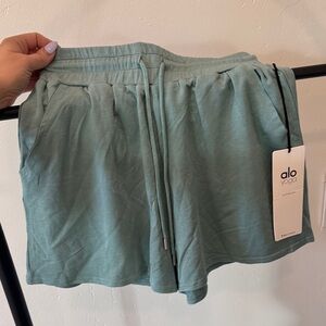 75. NWT ALO Yoga Seagrass Drawstring Lounge star Shorts